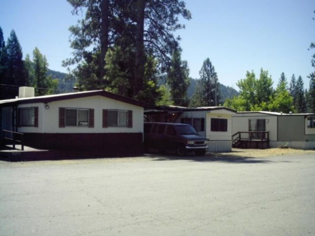 Whispering Pines Mobile Home Park in Weaverville, CA - Building Photo - Building Photo