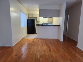 24431 Hawthorne Blvd, Unit 3 in Torrance, CA - Building Photo