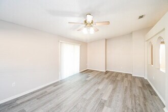 3705 Iceni Court in Middleburg, FL - Foto de edificio - Building Photo