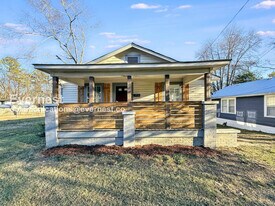 8211 5th Ave N in Birmingham, AL - Building Photo