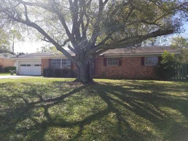 1484 Ave H NE in Winter Haven, FL - Building Photo - Building Photo
