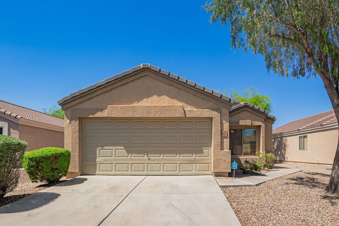 6642 E Flynn Ave in Florence, AZ - Building Photo