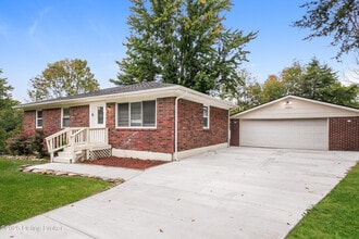 803 Candleglow Ct in Louisville, KY - Building Photo - Building Photo