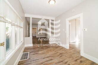 1114 E Corrington Ave in Peoria, IL - Building Photo - Building Photo