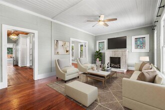 108 N Ave B, Unit 929 in Elgin, TX - Building Photo - Building Photo