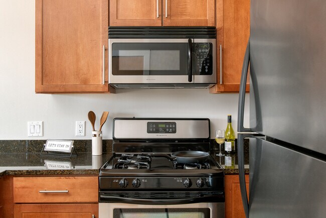 1040 N Cass St-Unit -601 in Milwaukee, WI - Foto de edificio - Building Photo