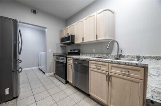 2603 Pebblegold Ave in Henderson, NV - Foto de edificio - Building Photo