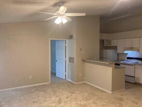 2201 Metropolitan Way in Orlando, FL - Building Photo - Building Photo