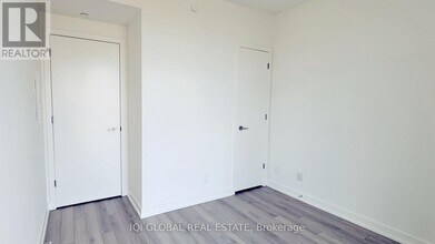 3071 Trafalgar Rd in Oakville, ON - Building Photo - Building Photo