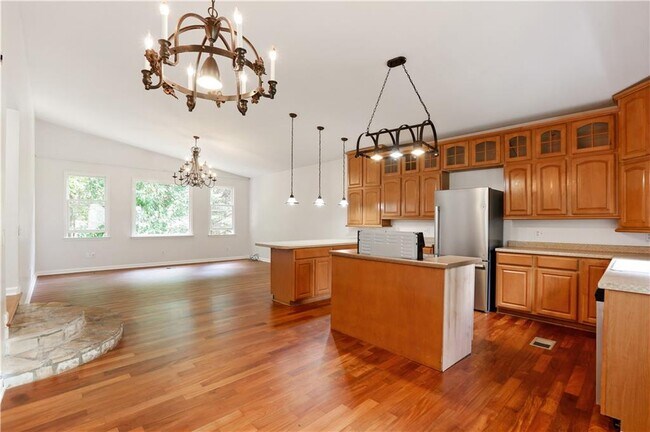 696 Elberta Dr in Marietta, GA - Building Photo - Building Photo