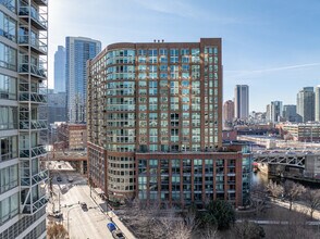Park Place Condominiums in Chicago, IL - Building Photo - Building Photo