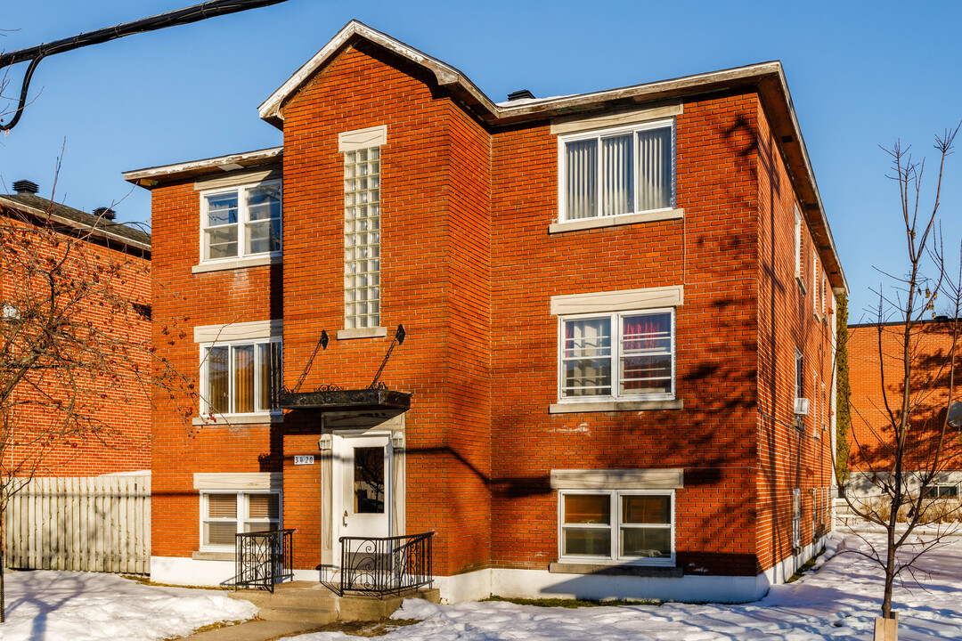 3420 West Broadway St in Montréal, QC - Building Photo