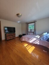 359 Brook St in Bristol, CT - Building Photo - Building Photo