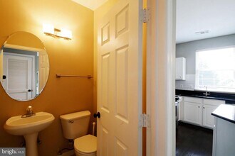 21818 Jarvis Square in Ashburn, VA - Building Photo - Building Photo