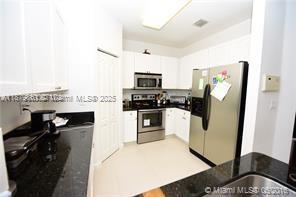 10929 NW 69th St in Doral, FL - Building Photo - Building Photo