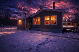 3 Walnut Trail E in Wurtsboro, NY - Building Photo