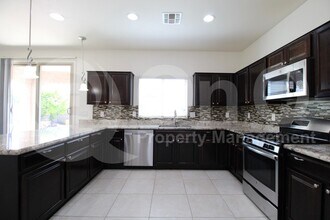 1819 W Bonanza Dr in Phoenix, AZ - Building Photo - Building Photo