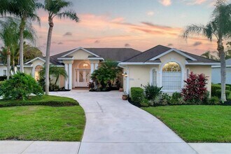 9910 Laurel Valley Ave Cir in Bradenton, FL - Building Photo - Building Photo