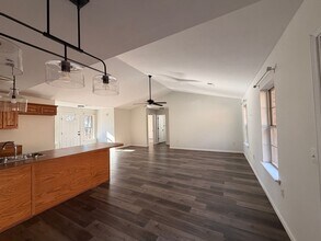 1089 Lake Ridge Dr in Russellville, AR - Building Photo - Building Photo