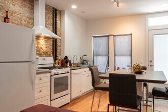 5601 W Belmont Ave in Chicago, IL - Building Photo - Building Photo