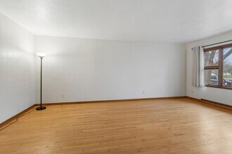 1320 Alms Dr in Champaign, IL - Building Photo - Building Photo