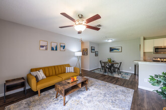 Indigo Plantation Apartments in Daytona Beach, FL - Building Photo - Interior Photo