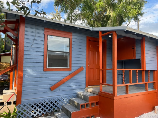 610 SE 13th Terrace in Gainesville, FL - Foto de edificio - Building Photo