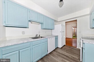 13303 Country Ridge Dr in Germantown, MD - Building Photo - Building Photo