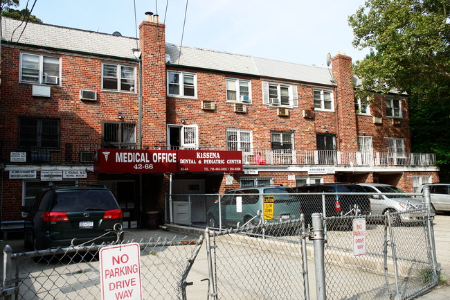 4260 Kissena Blvd in Flushing, NY - Building Photo - Building Photo