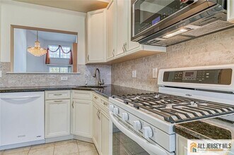 1802 Schindler Dr in Monmouth Junction, NJ - Building Photo - Building Photo