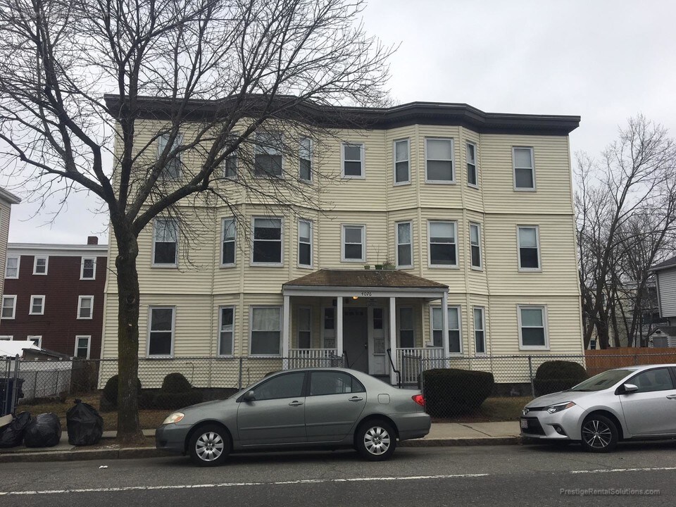 4076 Washington St, Unit 3 in Boston, MA - Building Photo