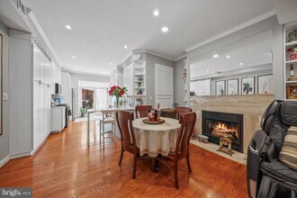 211 F St NE in Washington, DC - Building Photo - Building Photo
