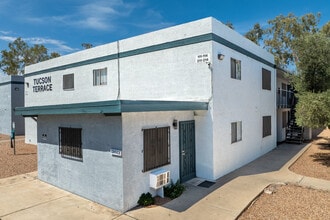 Tucson Terrace in Tucson, AZ - Foto de edificio - Building Photo