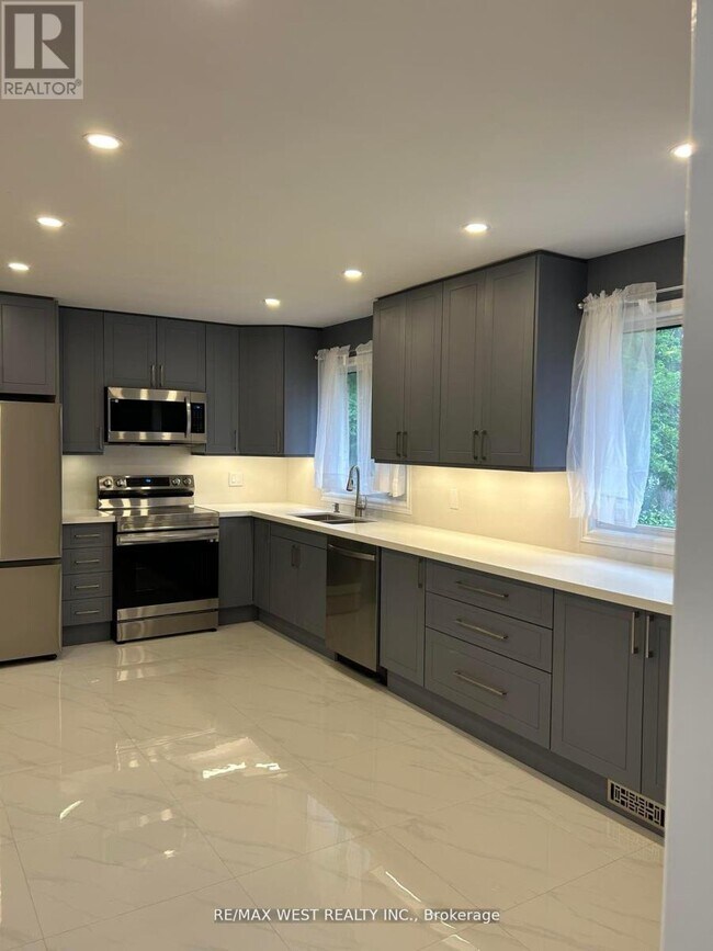 21 Tamora Ct in Toronto, ON - Building Photo - Building Photo