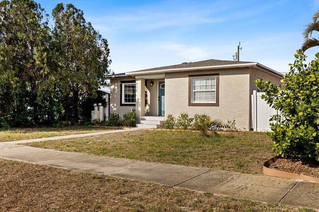 6559 3rd Ave S in St. Petersburg, FL - Building Photo - Building Photo