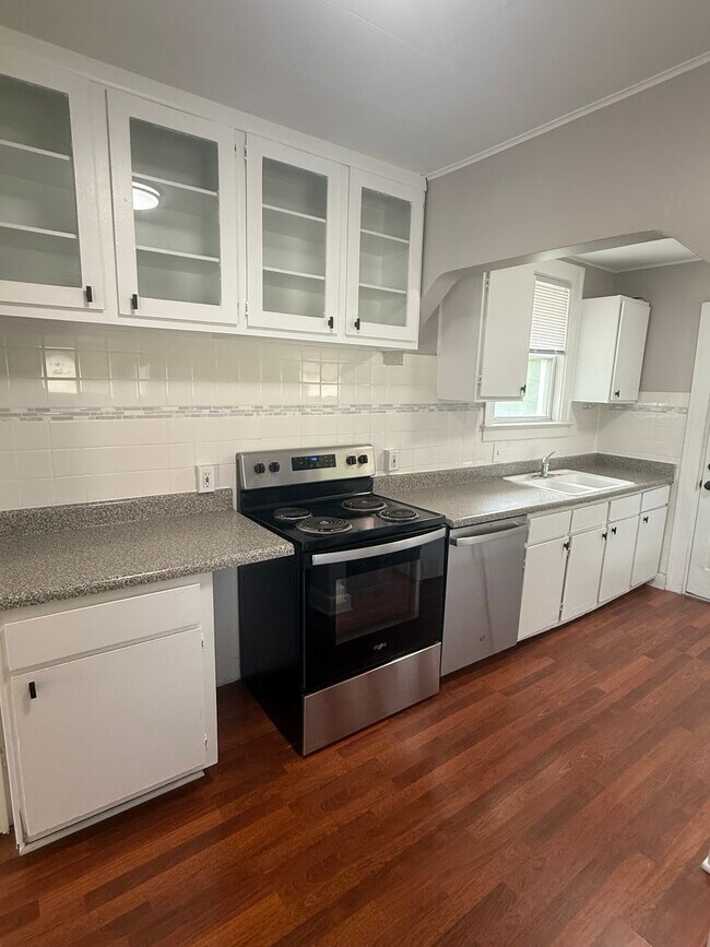 662 E Saratoga St in Ferndale, MI - Building Photo - Building Photo