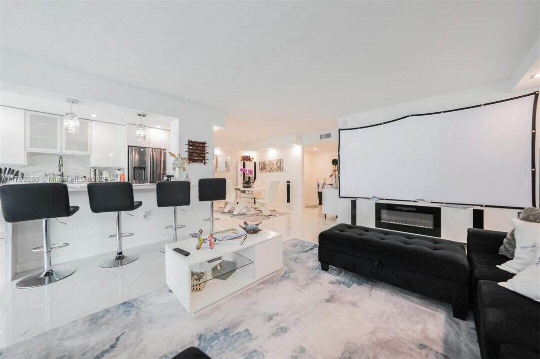 18071 Biscayne Blvd, Unit # 901 in Aventura, FL - Foto de edificio
