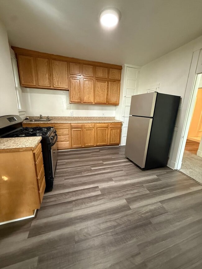 property at 6 S Fremont Ave