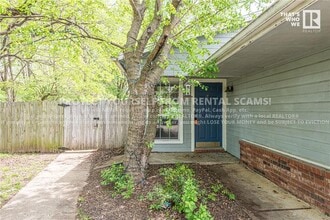 2032 N Leverett Ave in Fayetteville, AR - Building Photo - Building Photo