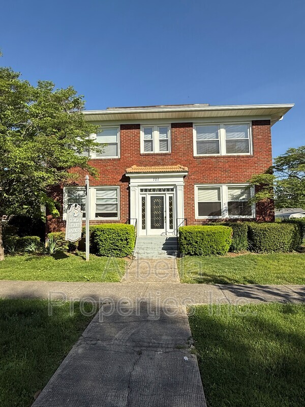 property at 707 E Unaka Ave