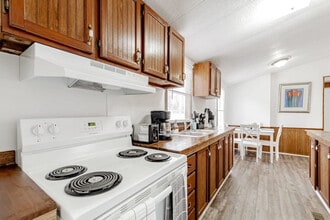 409 Taylor St in West Columbia, SC - Building Photo - Building Photo