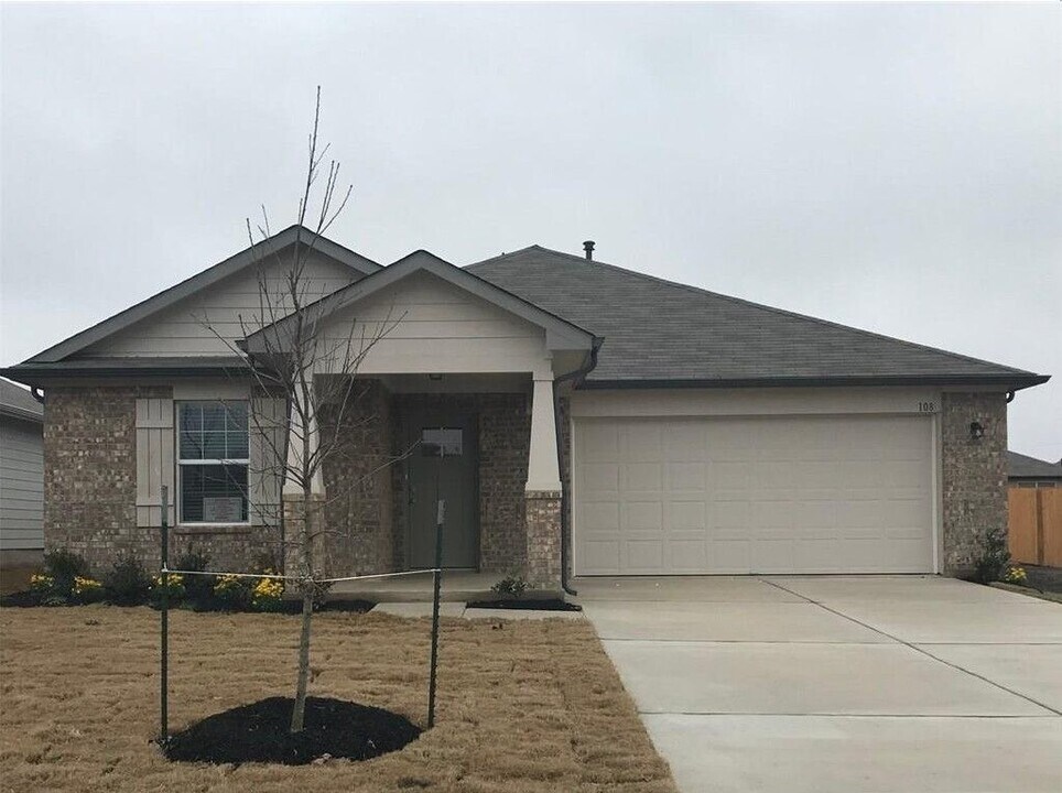 108 Cranbrook Ln in Hutto, TX - Building Photo