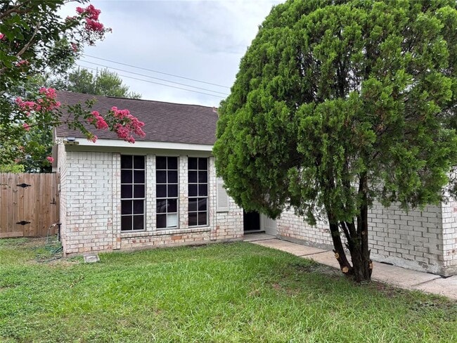 3139 Wuthering Heights Dr in Houston, TX - Building Photo - Building Photo