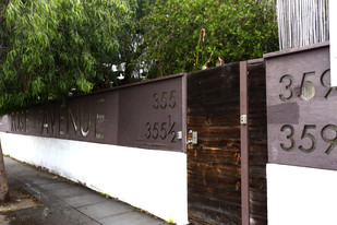 Rose Avenue Apartments in Venice, CA - Building Photo