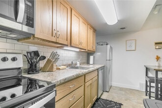 515 Donofrio Dr, Unit 6 in Madison, WI - Foto de edificio - Building Photo