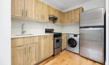 63 W 104th St in New York, NY - Building Photo - Building Photo