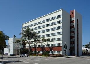 The Palms Apartments in Ventura, CA - Foto de edificio - Building Photo