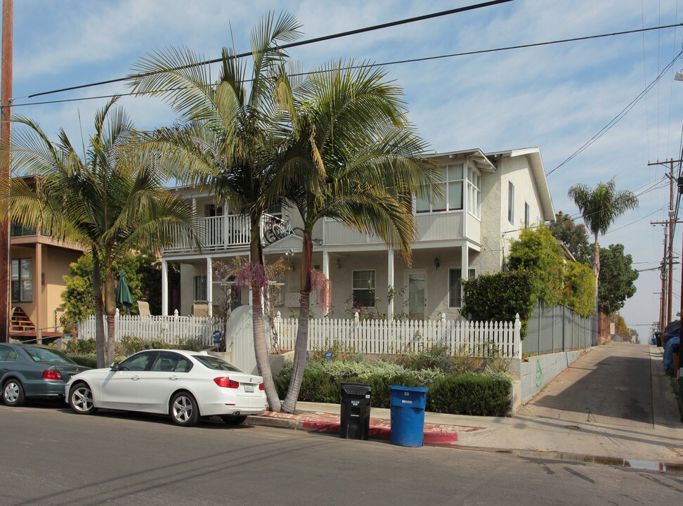 252 Hampton Dr in Venice, CA - Foto de edificio