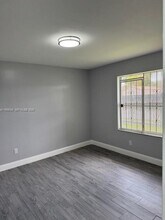 2798 NW 88th St in Miami, FL - Foto de edificio - Building Photo