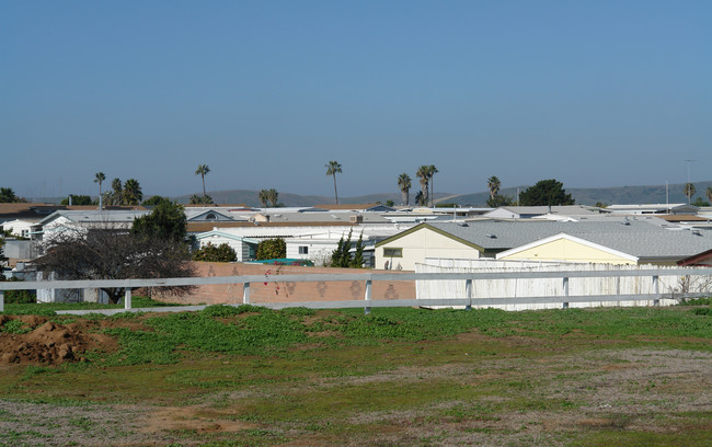 300 Academy Rd in Oceanside, CA - Building Photo - Building Photo